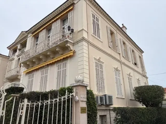 Flat in Cannes, France, 40 m² - picture 1