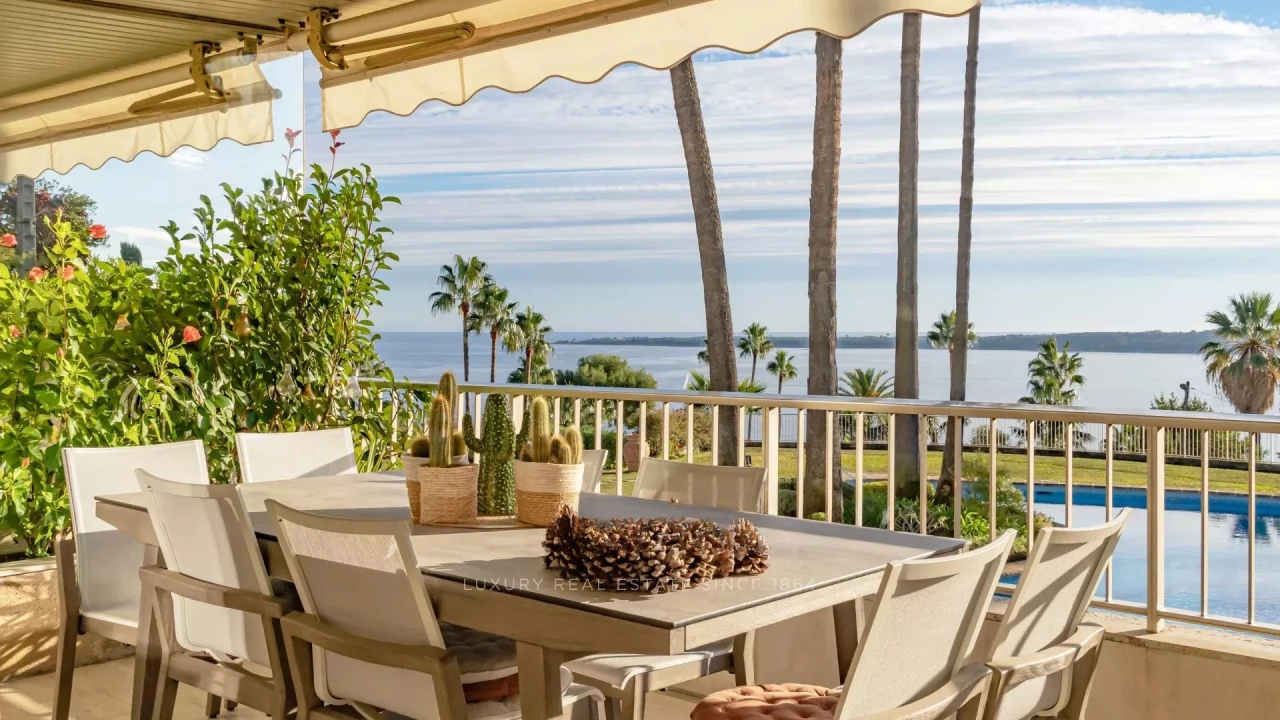 Flat in Cannes, France, 127 m² - picture 1