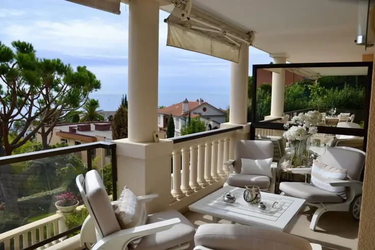 Flat in Cannes, France, 90 m² - picture 1