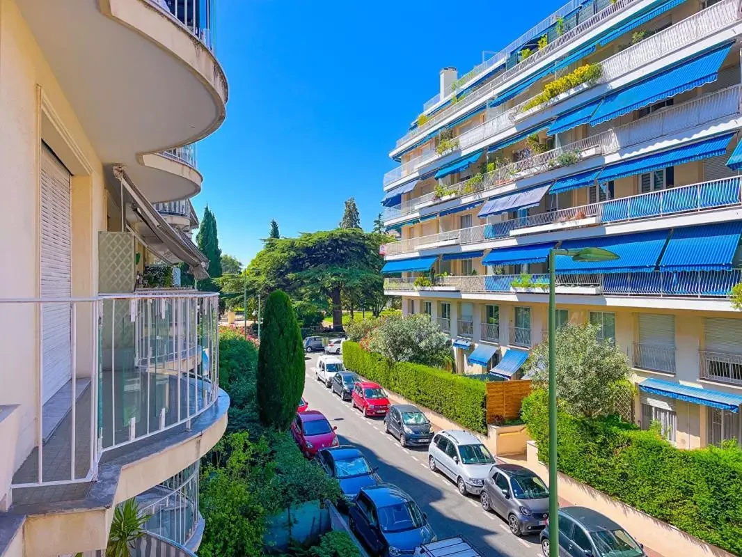 Flat in Cannes, France, 47 m² - picture 1