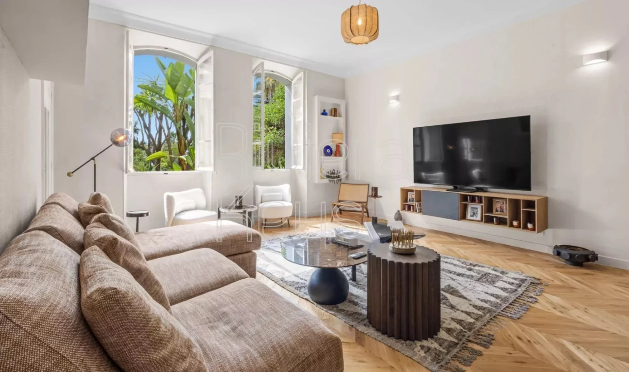Flat in Cannes, France, 100 m² - picture 1