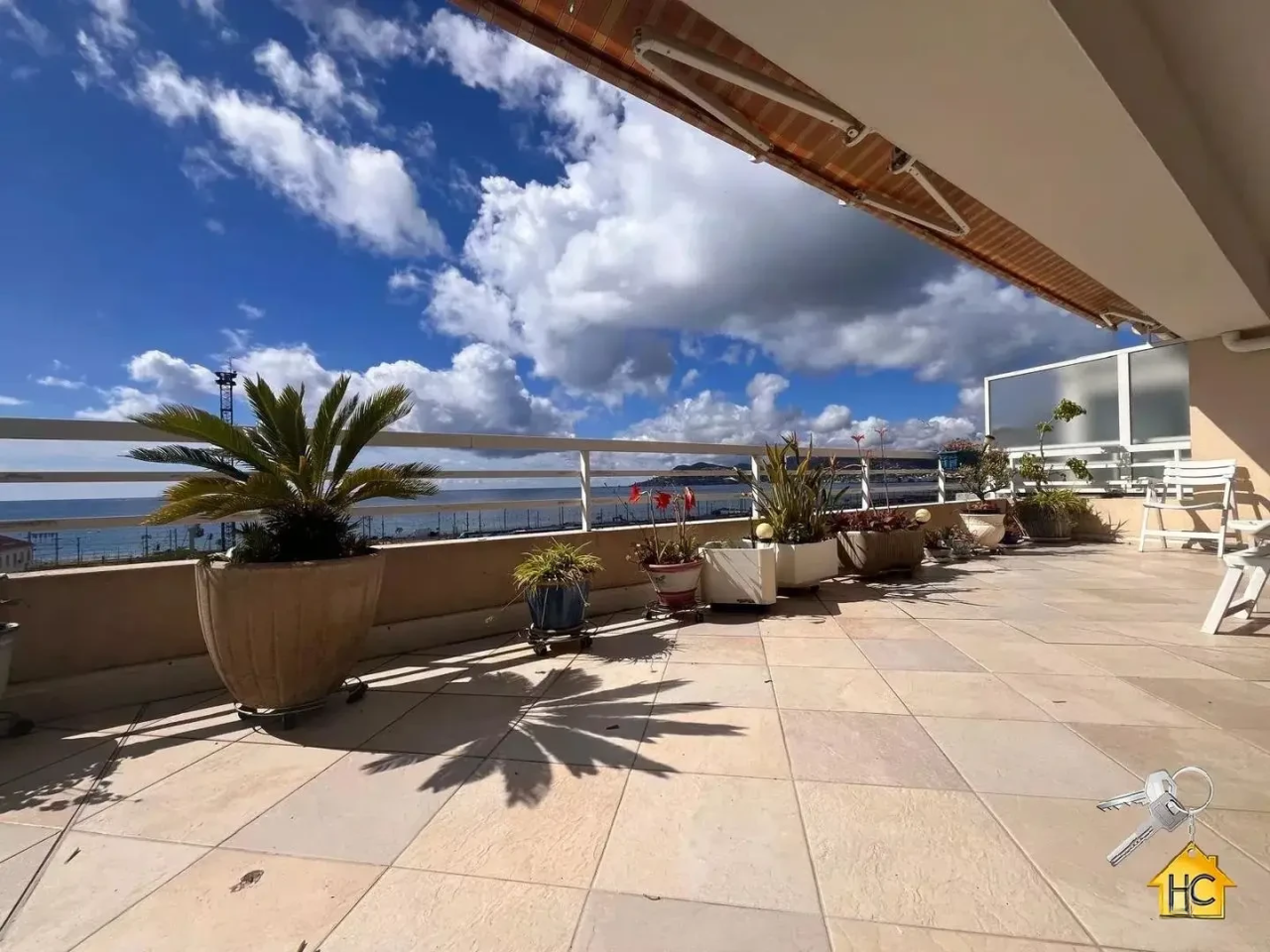 Flat in Cannes, France, 80 m² - picture 1