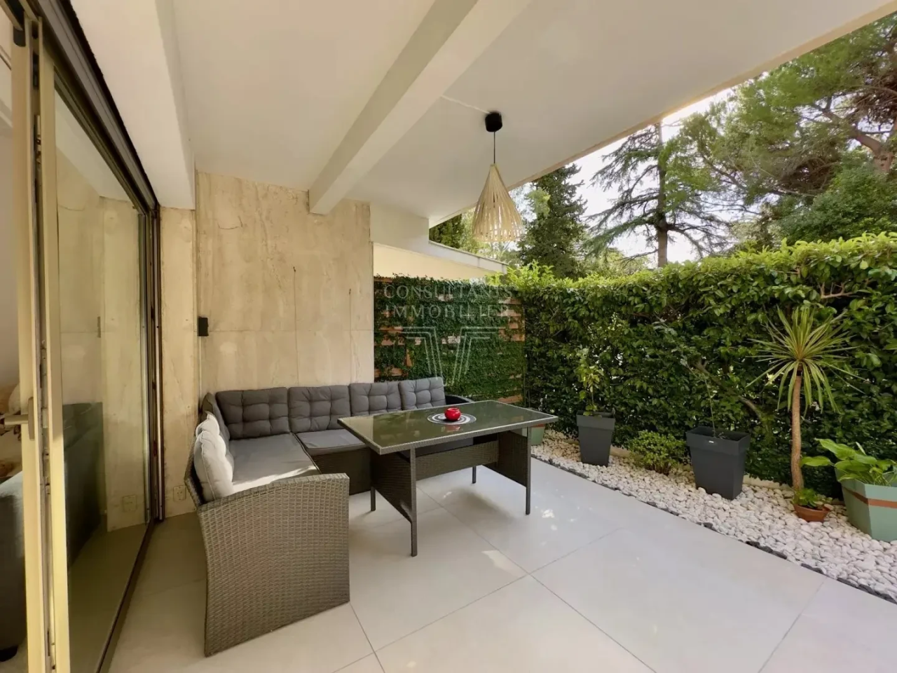 Flat in Cannes, France, 31 m² - picture 1
