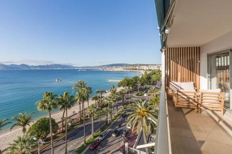 Flat in Cannes, France, 89 m² - picture 1