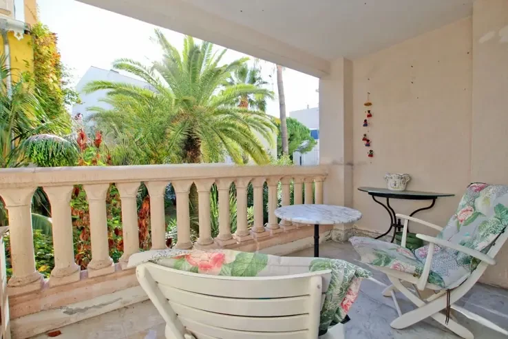 Flat in Cannes, France, 31 m² - picture 1
