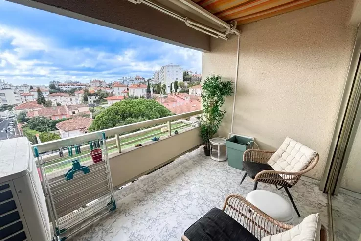 Flat in Cannes, France, 46 m² - picture 1
