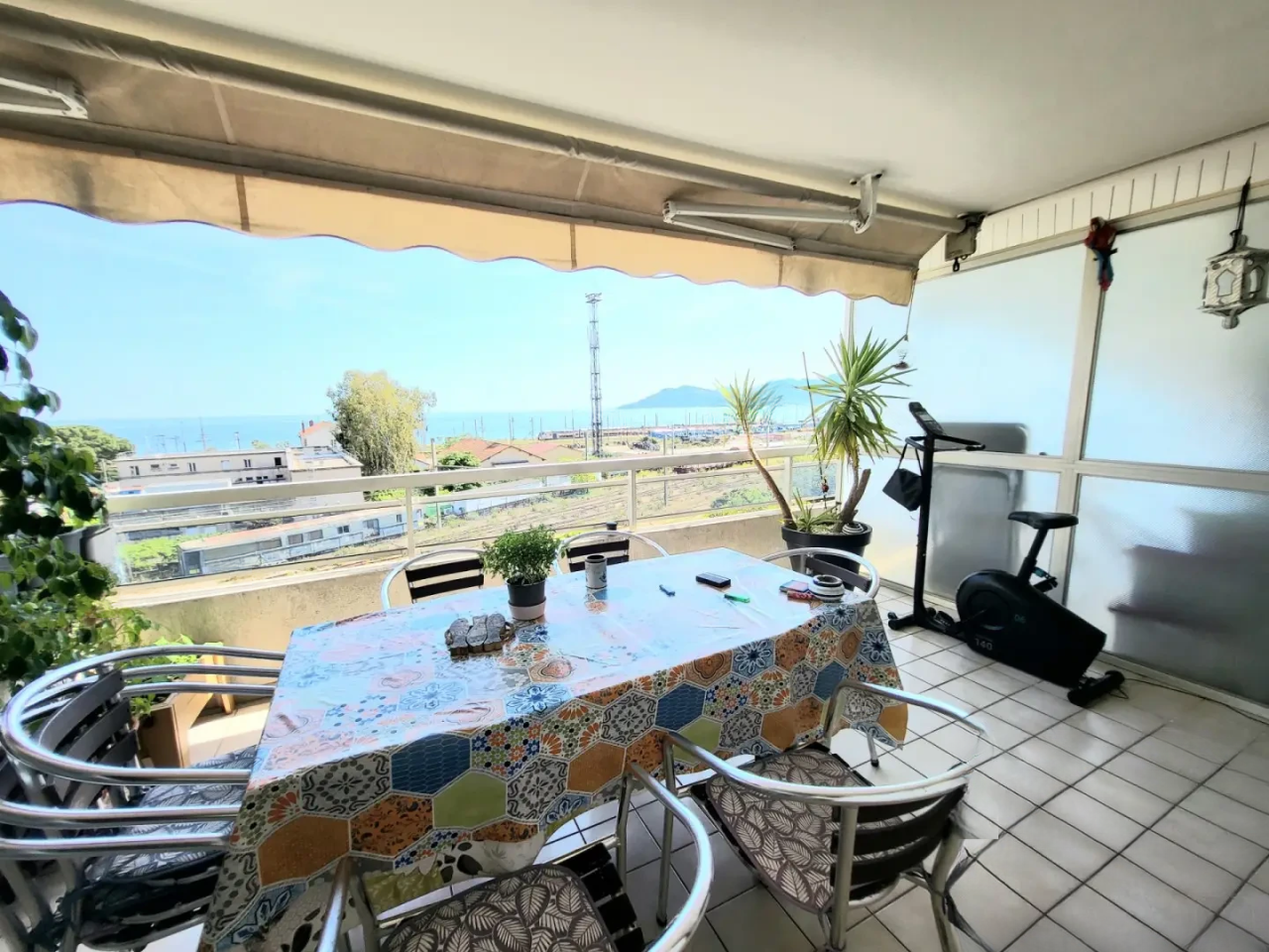 Flat in Cannes, France, 65 m² - picture 1