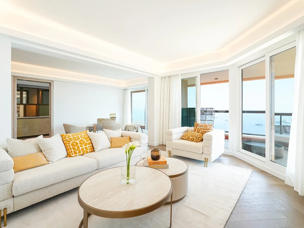 Flat in Saint Roman, Monaco, 155 m² - picture 2
