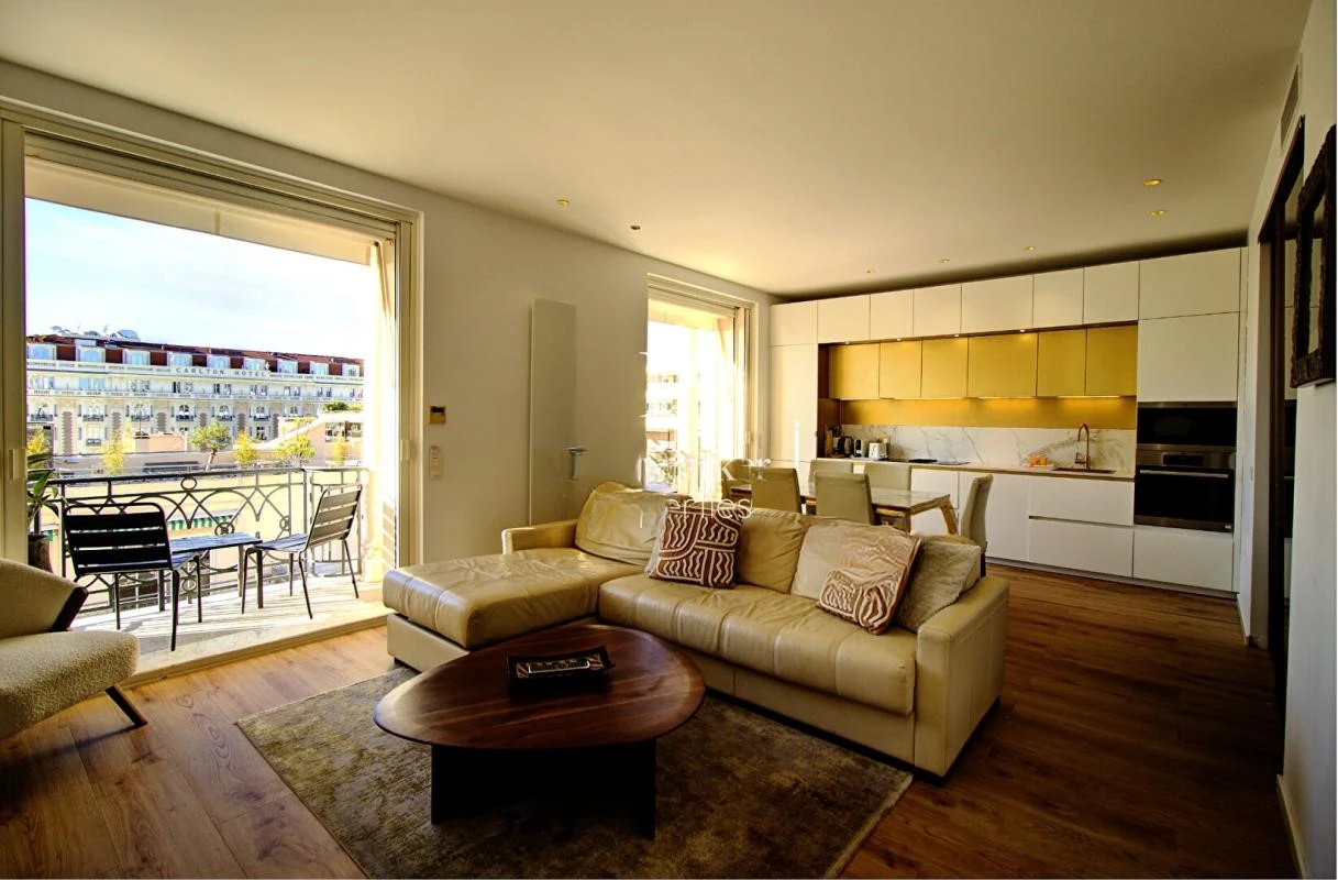 Flat in Cannes, France, 71 m² - picture 2
