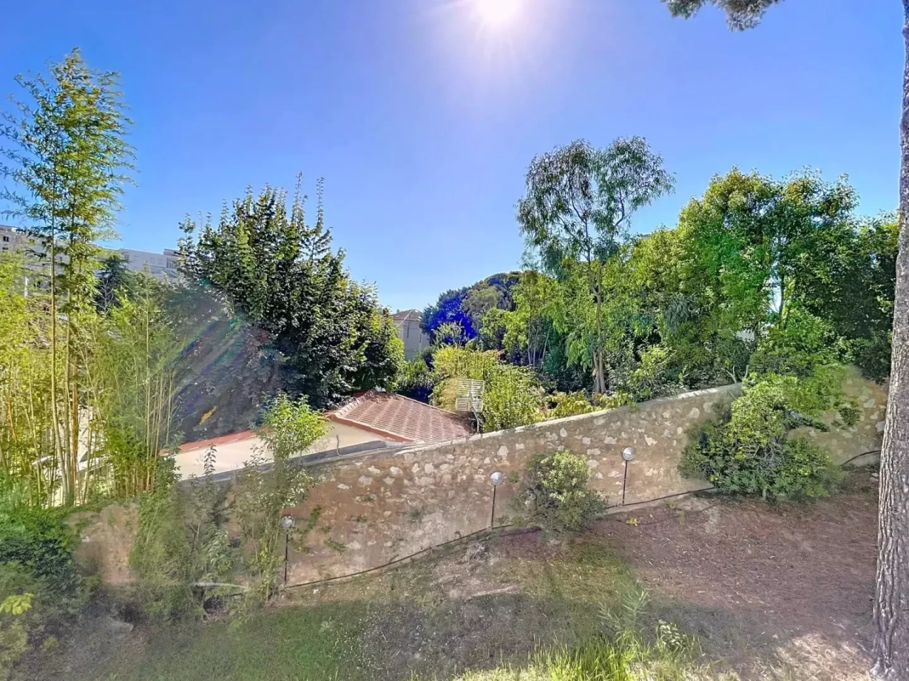 Flat in Cannes, France, 29 m² - picture 2