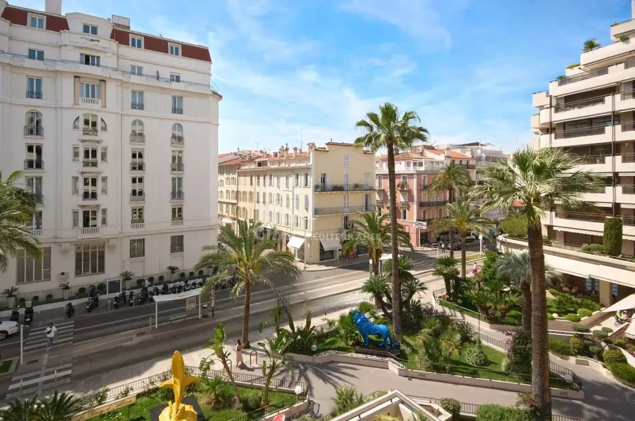 Flat in Cannes, France, 66 m² - picture 2