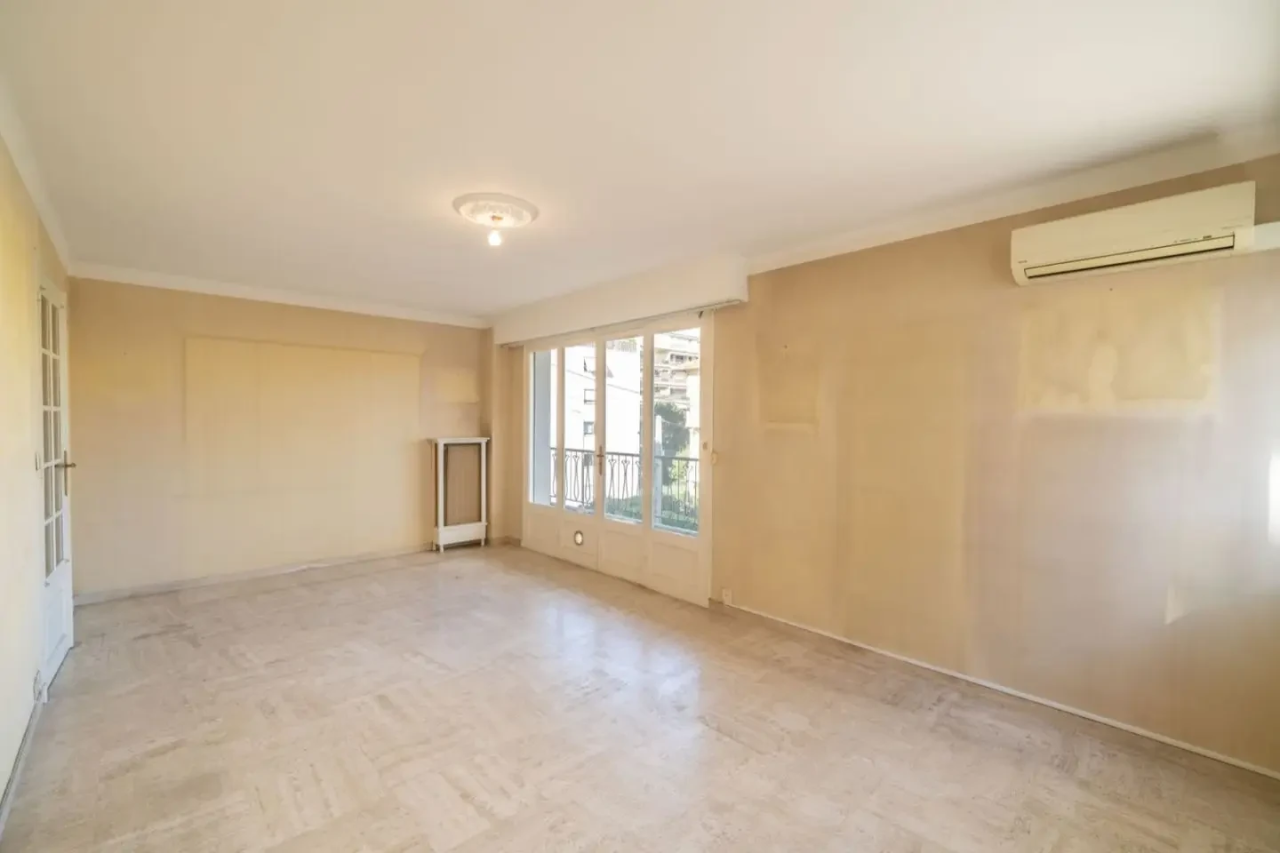 Flat in Cannes, France, 86 m² - picture 3