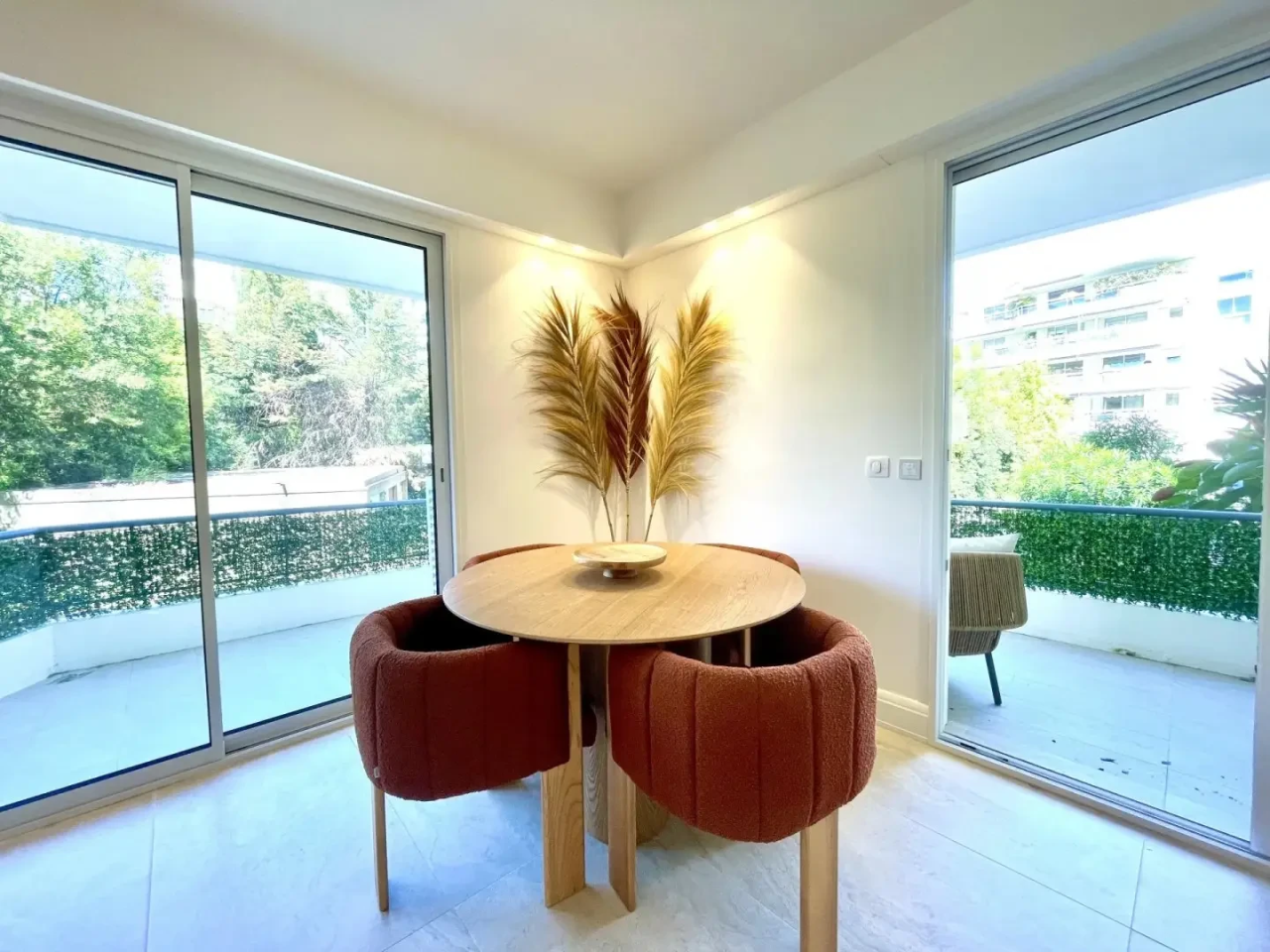 Flat in Cannes, France, 82 m² - picture 3