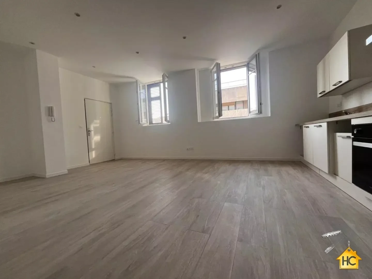 Flat in Cannes, France, 47 m² - picture 3