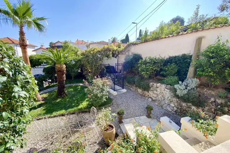 Flat in Cannes, France, 275 m² - picture 2
