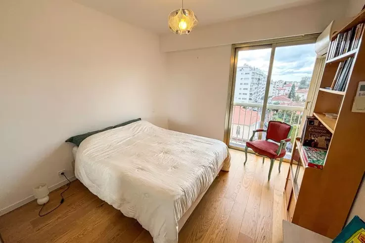 Flat in Cannes, France, 46 m² - picture 2