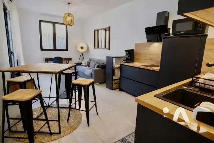 Flat in Cannes, France, 49 m² - picture 2