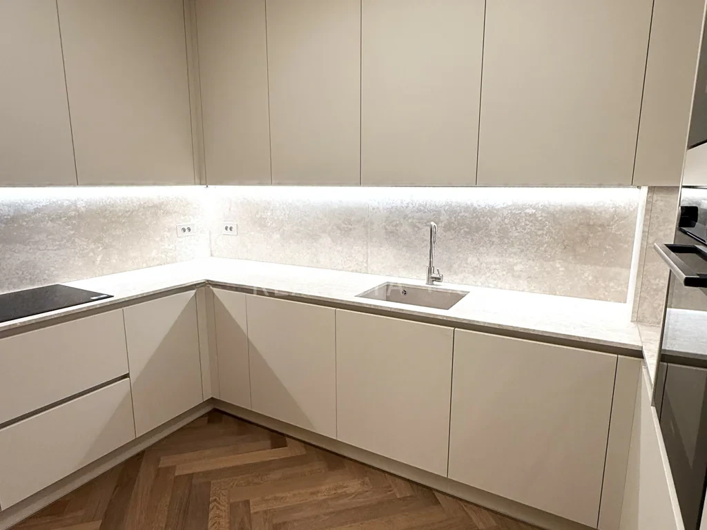 Flat in La Condamine, Monaco, 114 m² - picture 4