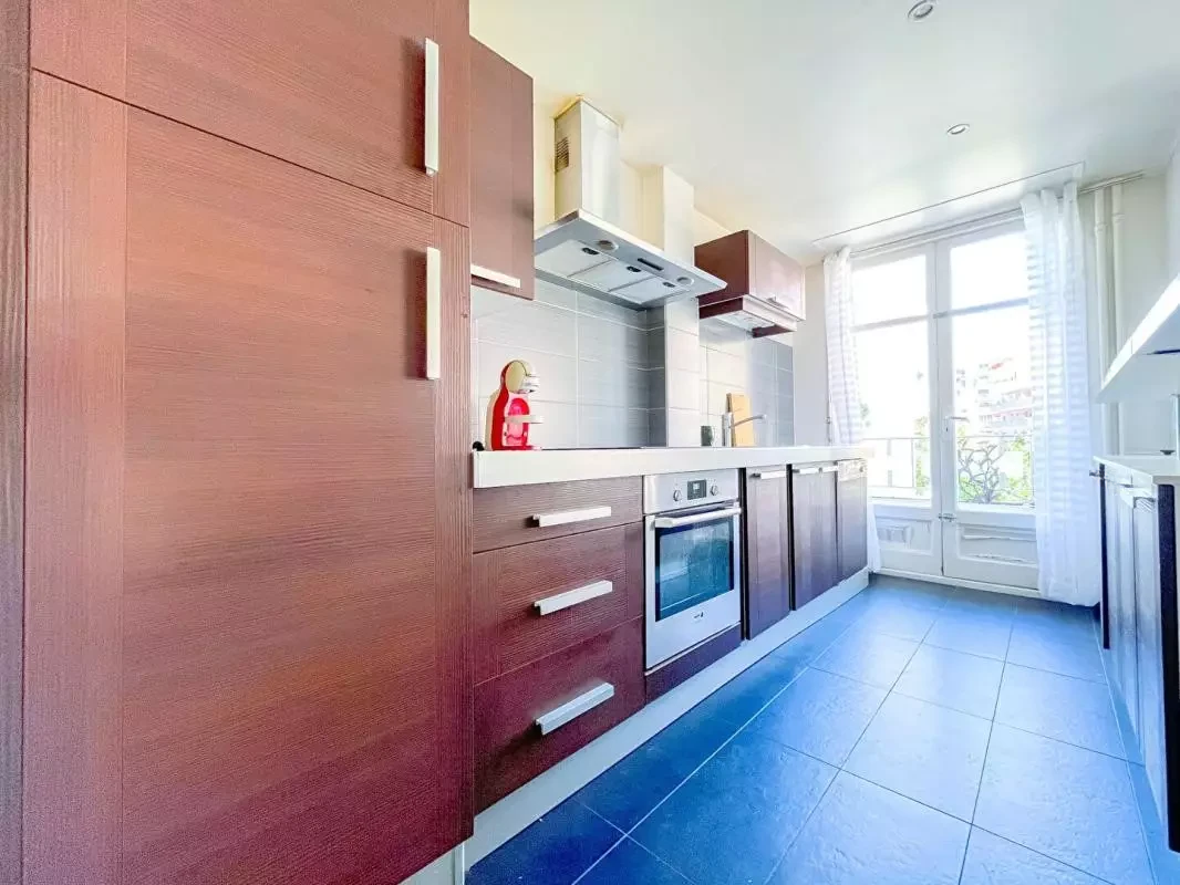 Flat in Cannes, France, 47 m² - picture 4