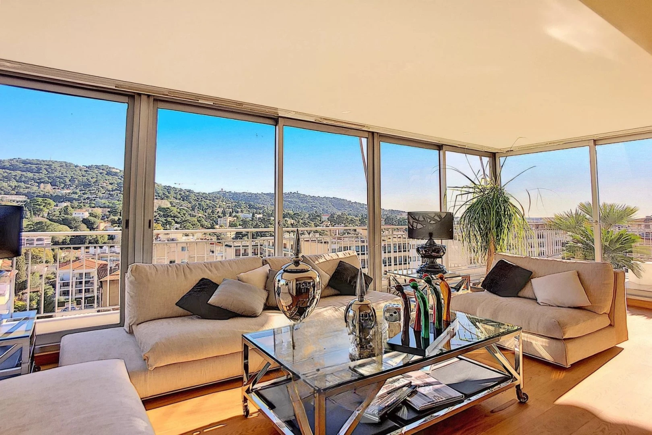 Flat in Cannes, France, 143 m² - picture 4