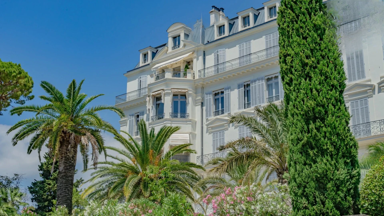 Flat in Cannes, France, 196 m² - picture 4