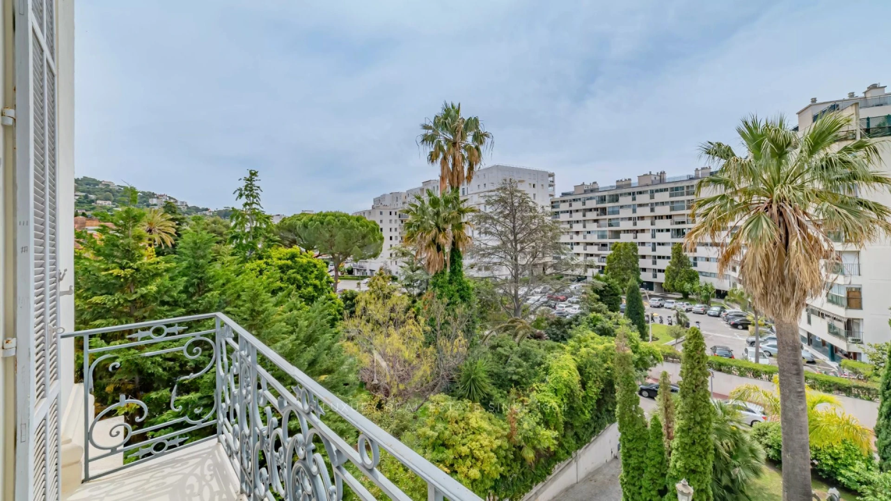 Flat in Cannes, France, 196 m² - picture 5