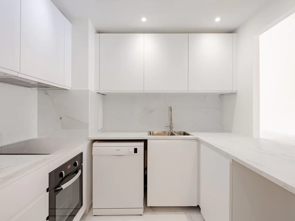 Flat in Fontvieille, Monaco, 80 m² - picture 5