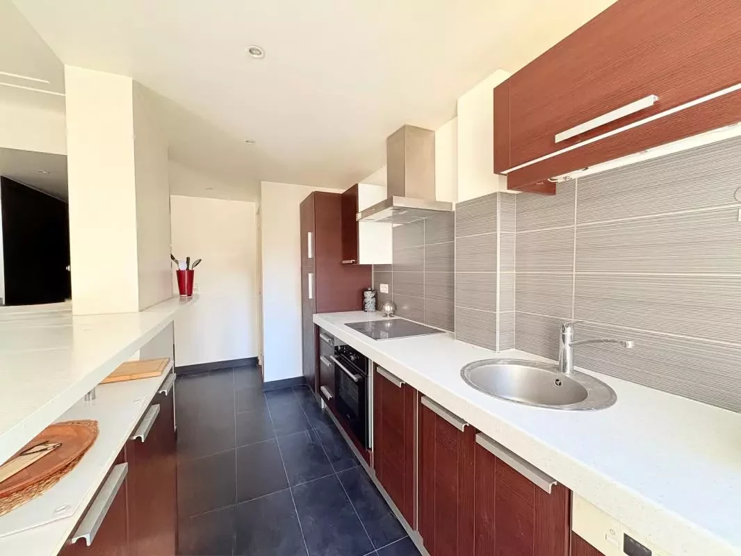 Flat in Cannes, France, 47 m² - picture 5