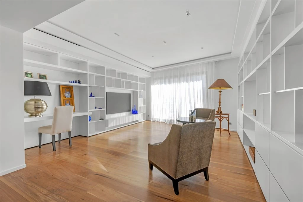 Flat in Cannes, France, 281 m² - picture 6