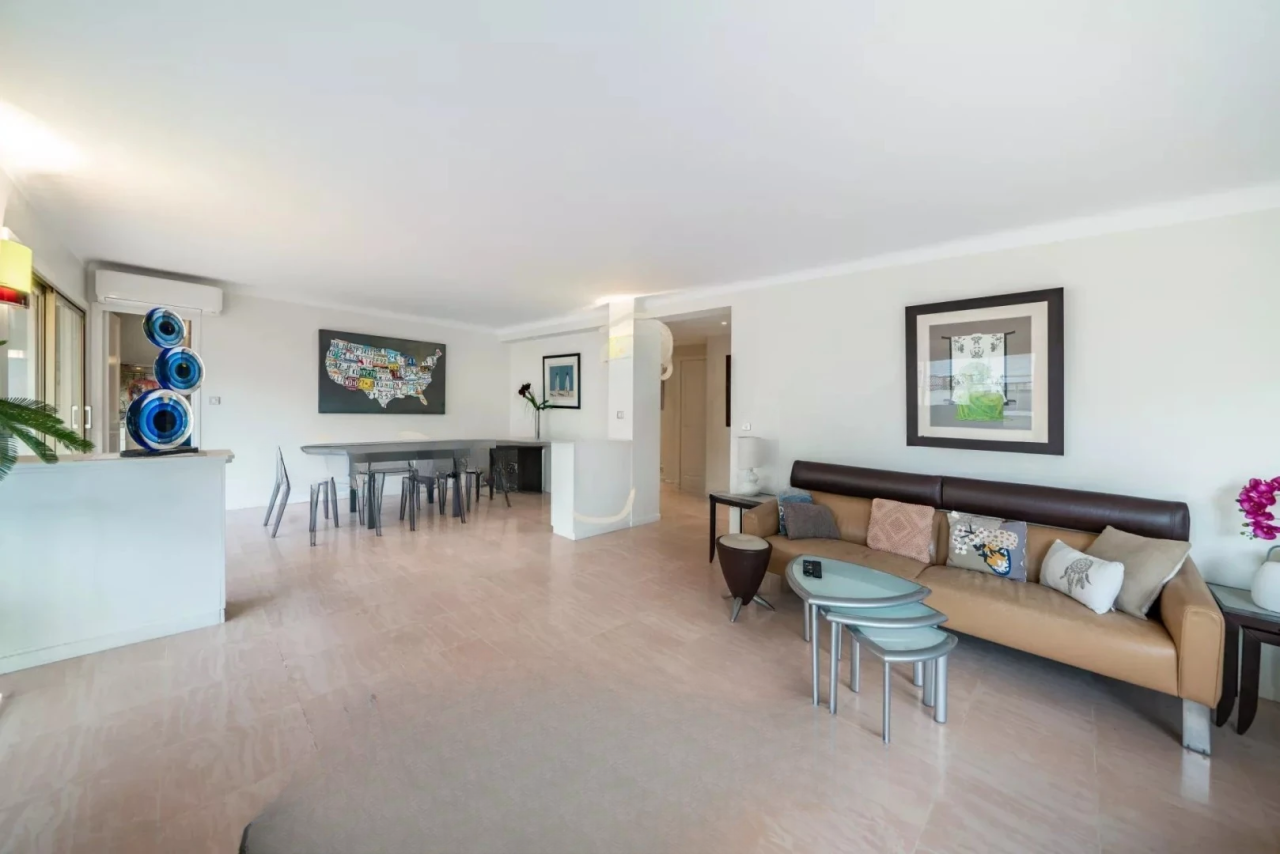 Flat in Cannes, France, 100 m² - picture 8