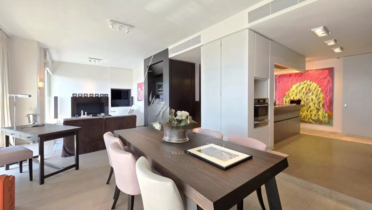 Flat in Cannes, France, 120 m² - picture 8