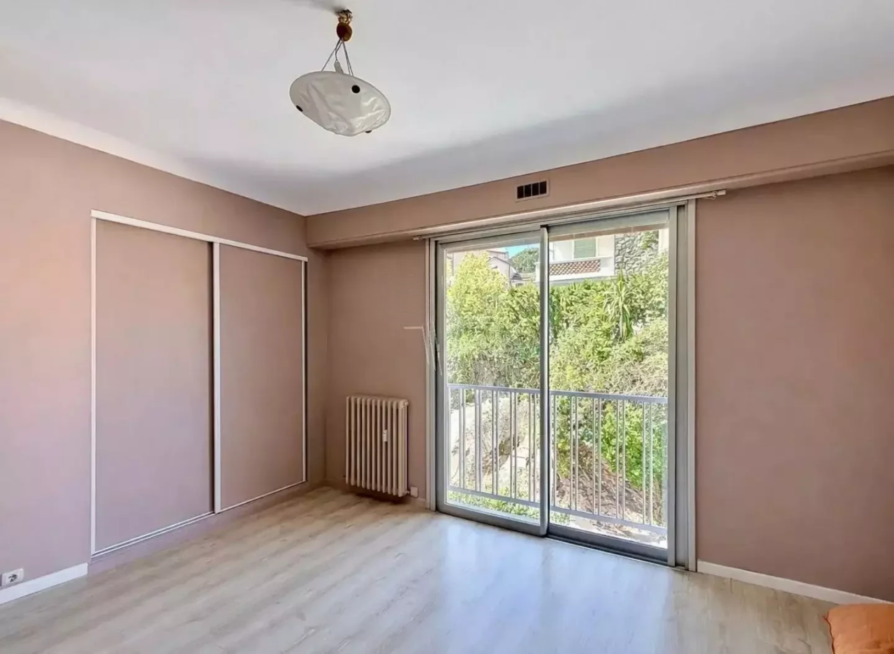 Flat in Cannes, France, 67 m² - picture 8