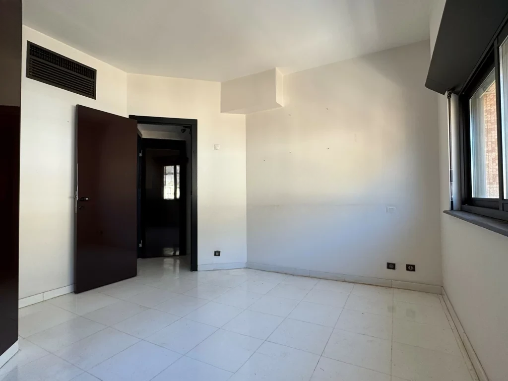 Flat in Saint Roman, Monaco, 76 m² - picture 9