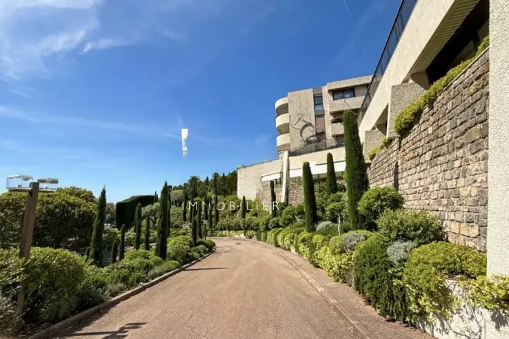 Flat in Cannes, France, 270 m² - picture 4