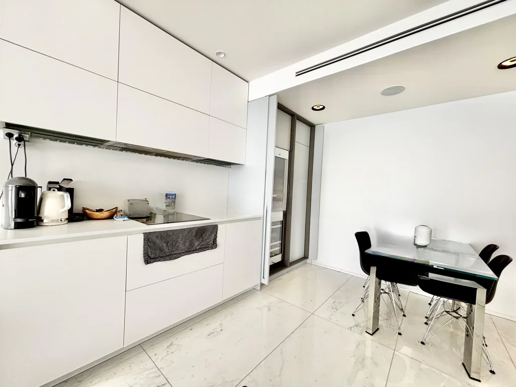 Flat in Saint Roman, Monaco, 110 m² - picture 9