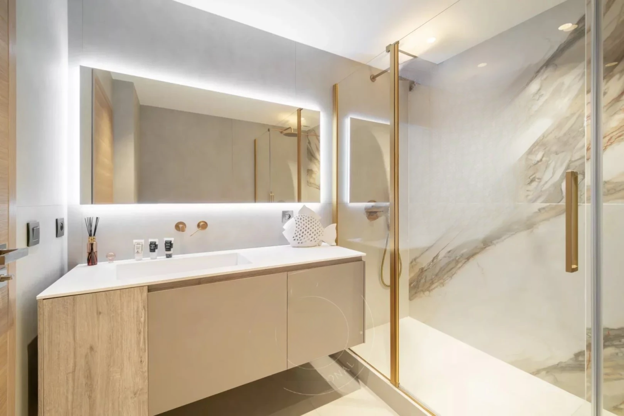 Flat in Cannes, France, 121 m² - picture 9