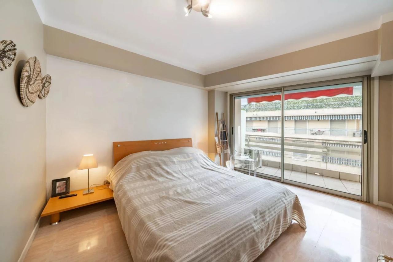 Flat in Cannes, France, 100 m² - picture 10