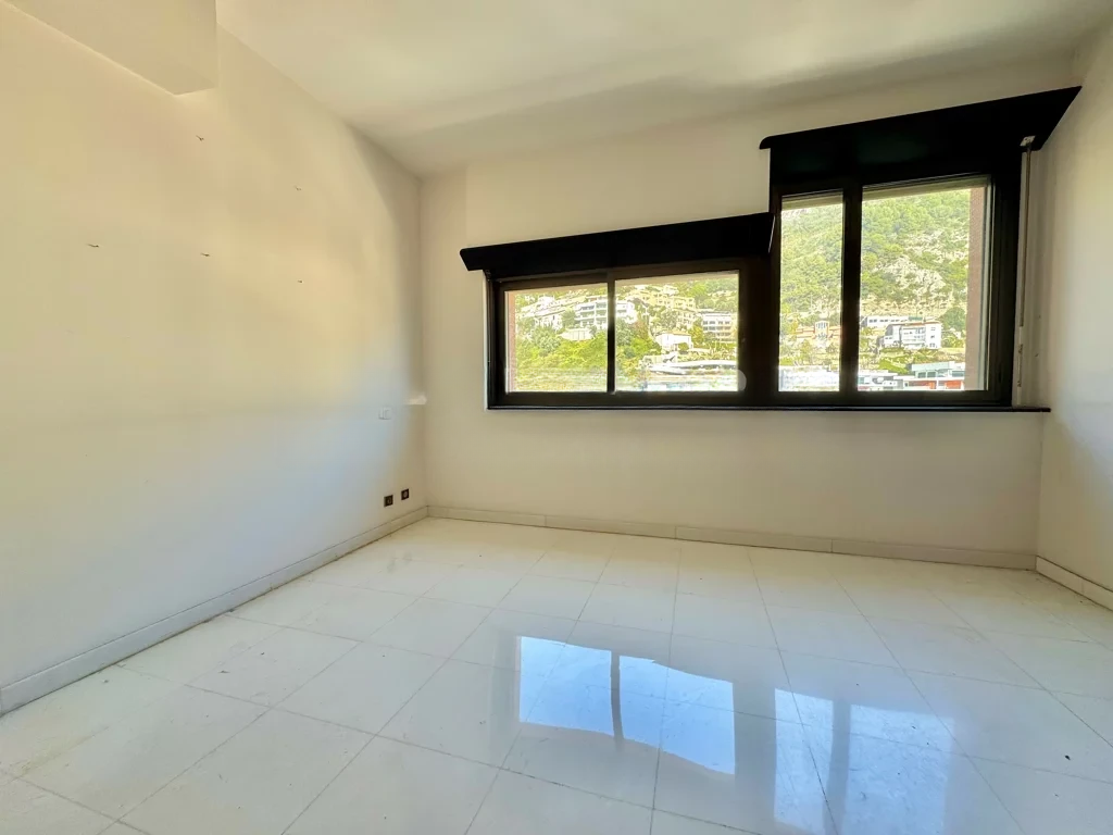 Flat in Saint Roman, Monaco, 76 m² - picture 10