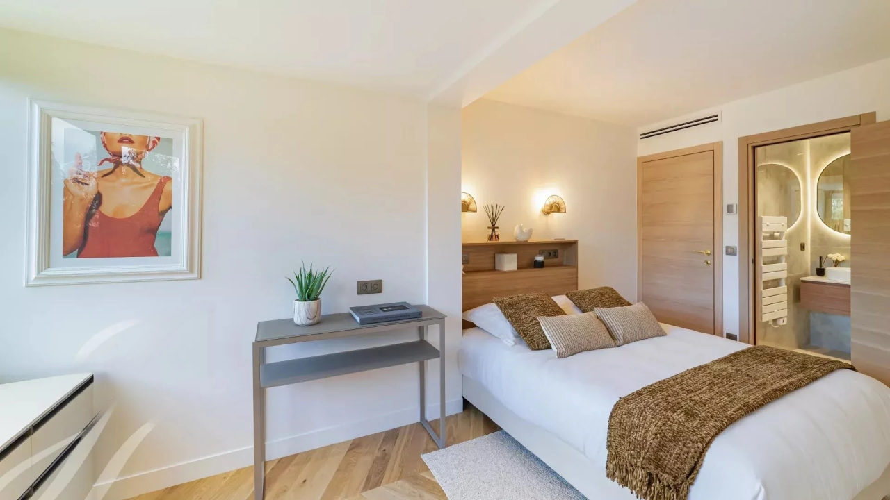 Flat in Cannes, France, 100 m² - picture 10