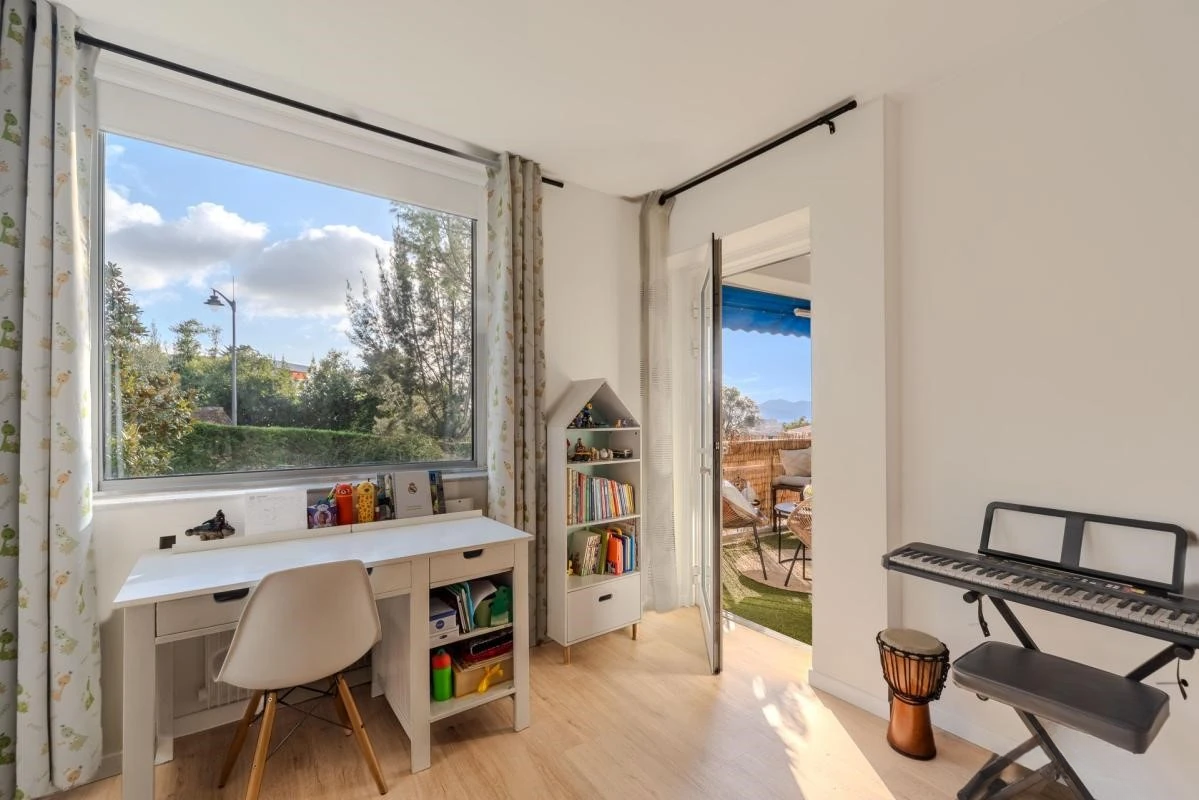 Flat in Cannes, France, 105 m² - picture 10