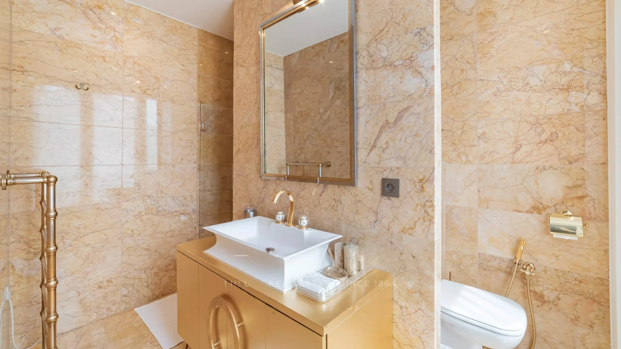 Flat in Cannes, France, 196 m² - picture 11