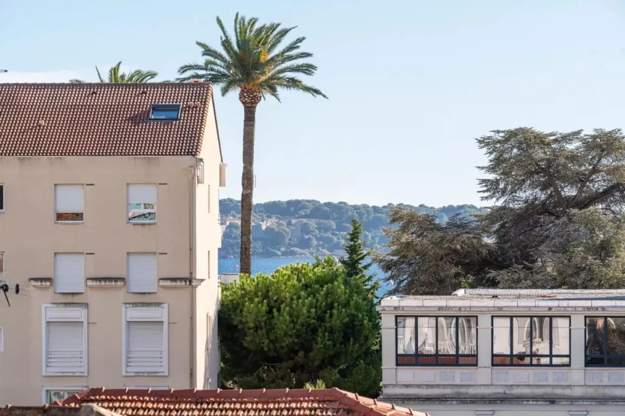Flat in Cannes, France, 64 m² - picture 13