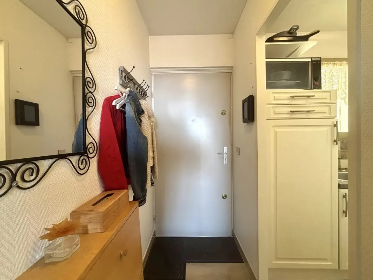 Flat in Cannes, France, 30 m² - picture 13