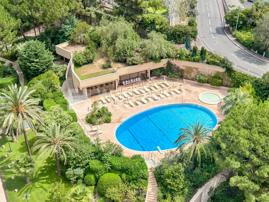 Flat in Saint Roman, Monaco, 155 m² - picture 15