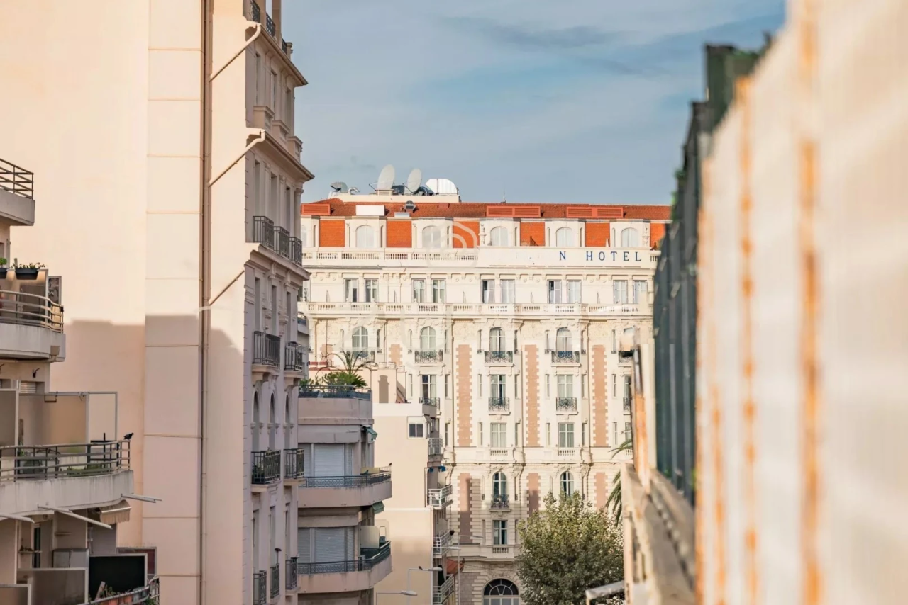 Flat in Cannes, France, 100 m² - picture 15
