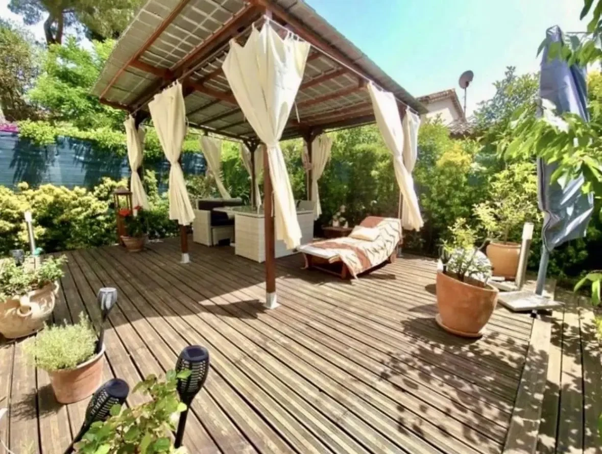 Flat in Cannes, France, 53 m² - picture 17