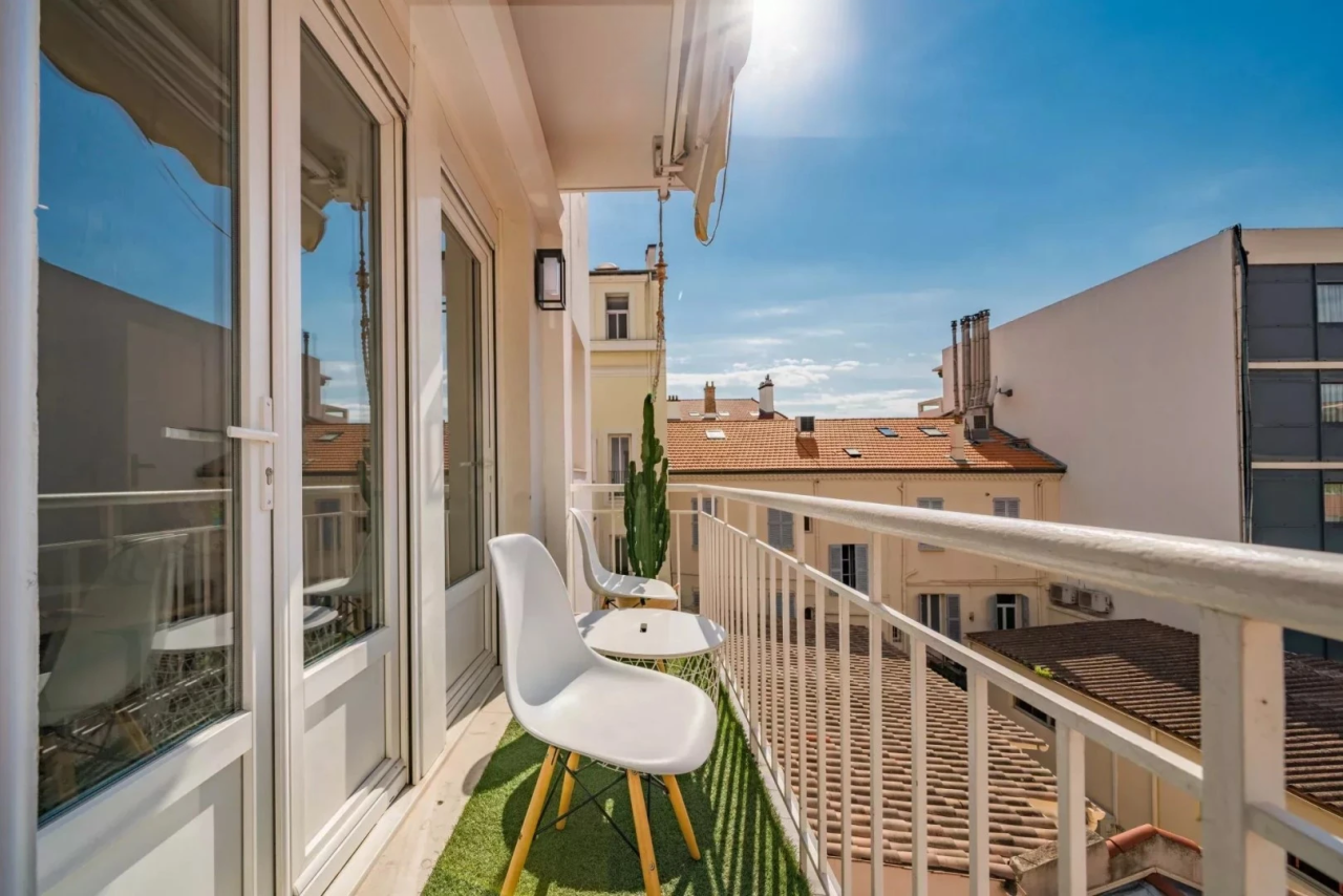Flat in Cannes, France, 65 m² - picture 18