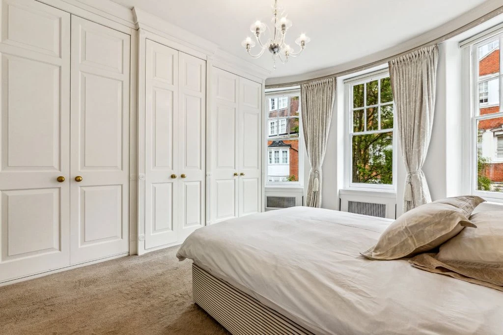 Flat in London, United Kingdom, 86 m² - picture 1