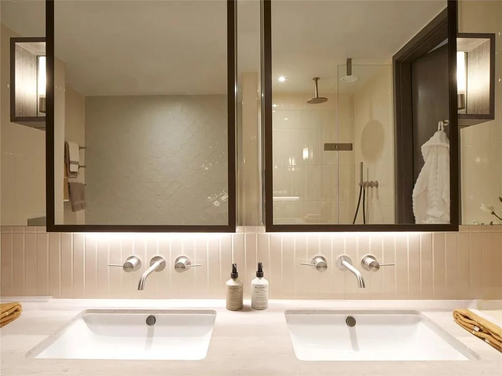 Flat in London, United Kingdom, 94 m² - picture 1