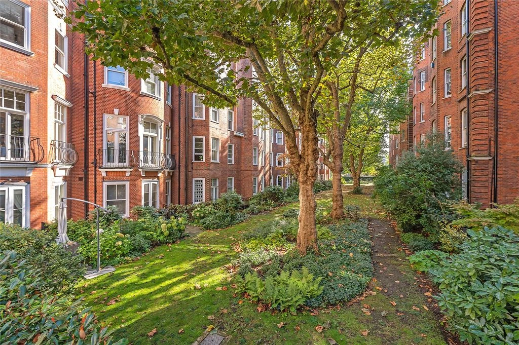 Flat in London, United Kingdom, 86 m² - picture 4